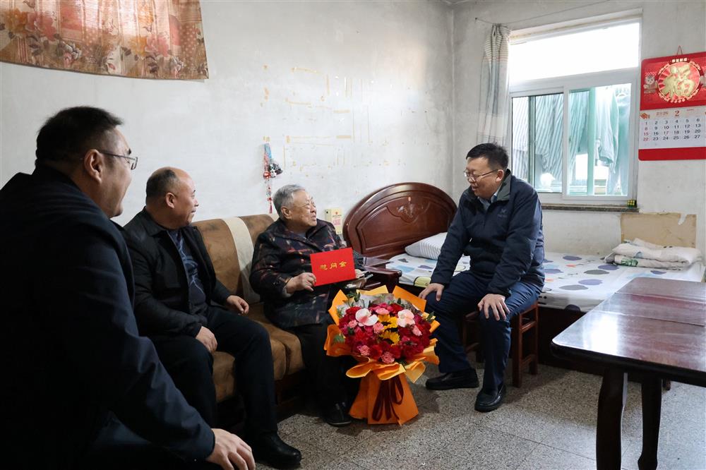 殷殷關(guān)懷 情暖新春！ 濟(jì)南產(chǎn)發(fā)集團(tuán)走訪慰問離退休老干部